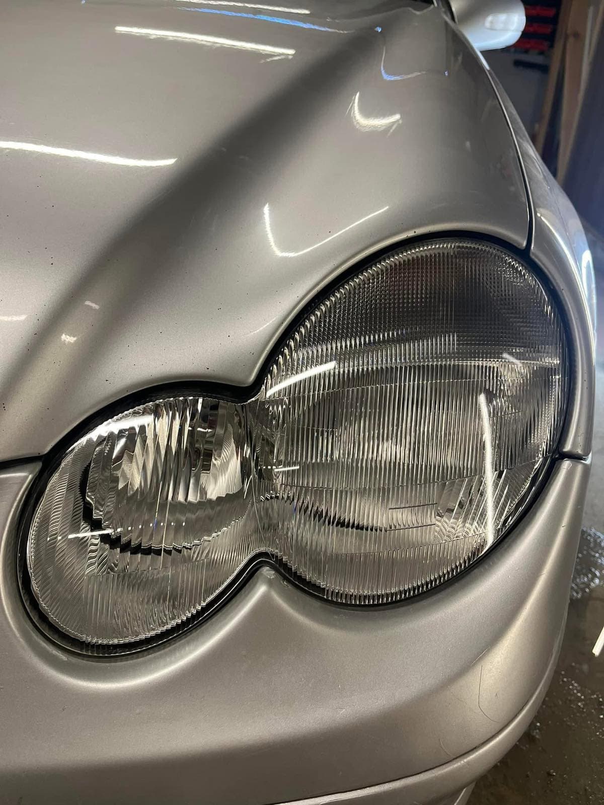 Mercedes E - Полиране на фарове