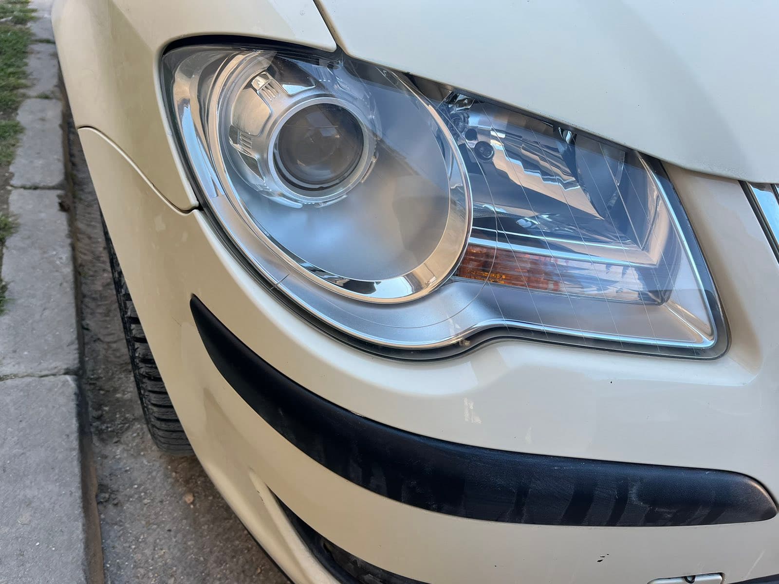 Volkswagen Touran - Полиране на фарове